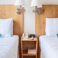 Stratford Hotel сейф в номере