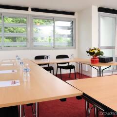 Отель Séjours & Affaires Rennes Villa Camilla