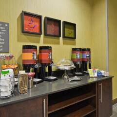 Отель Hampton Inn & Suites Columbia/Southeast-Fort Jackson питание фото 3