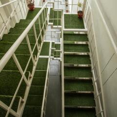 Отель Anara Homes (GK-2) бассейн