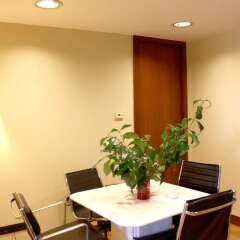 Отель Elegant And Cozy Central Apt • 5' To Athens Metro St Афины