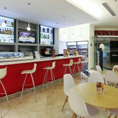 Отель Fiesta Inn Insurgentes Viaducto Мехико гостиничный бар