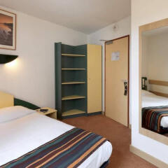 Hotel Reseda сейф в номере