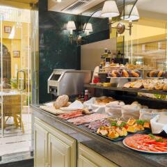 Отель H10 Corregidor Boutique Hotel Испания, Севилья - 1 отзыв об отеле, цены и фото номеров - забронировать отель H10 Corregidor Boutique Hotel онлайн питание