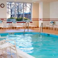 Отель Courtyard Arlington Rosslyn спортивное сооружение