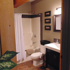 Отель TimberWolf Lodge-B&B ванная фото 2