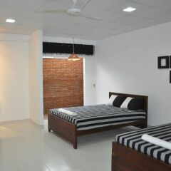 Отель City Resort Анурадхапура бассейн