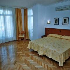 Отель Hostal Luis Xv Мадрид комната для гостей фото 3