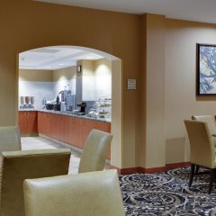 Отель La Quinta Inn & Suites by Wyndham Manchester США, Манчестер - отзывы, цены и фото номеров - забронировать отель La Quinta Inn & Suites by Wyndham Manchester онлайн