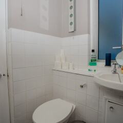 Отель 1 Bedroom Flat Near Hampstead Heath ванная