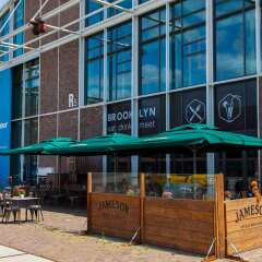 Отель DoubleTree by Hilton Hotel Amsterdam - NDSM Wharf Нидерланды, Амстердам - отзывы, цены и фото номеров - забронировать отель DoubleTree by Hilton Hotel Amsterdam - NDSM Wharf онлайн с домашними животными