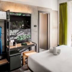 Spice Hotel Milano сейф в номере