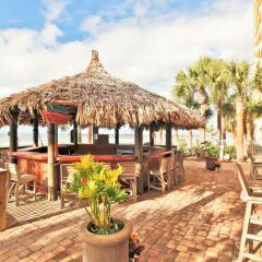 Отель Calypso Beach Resort by Panhandle Getaways фото 2
