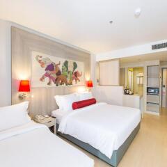 Отель Ramada by Wyndham Phuket Deevana Patong Стандартный номер с различными типами кроватей фото 6