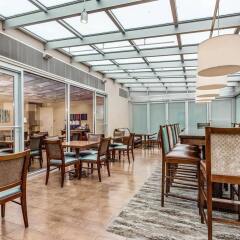 Отель Hampton Inn Manhattan Grand Central гостиничный бар