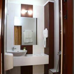 Отель Zoti Hotel Болгария, Шумен - отзывы, цены и фото номеров - забронировать отель Zoti Hotel онлайн ванная фото 2