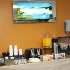 Отель America's Best Inn and Suites США, Ниагара-Фолс - 1 отзыв об отеле, цены и фото номеров - забронировать отель America's Best Inn and Suites онлайн питание фото 2