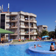 Отель Apartamentos ALEGRIA Bolero Park Испания, Льорет-де-Мар - 2 отзыва об отеле, цены и фото номеров - забронировать отель Apartamentos ALEGRIA Bolero Park онлайн бассейн фото 3