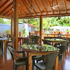 Отель Charming Holiday Lodge Мальдивы, Хулхудху (Атолл Адду) - отзывы, цены и фото номеров - забронировать отель Charming Holiday Lodge онлайн Хулхудху (Атолл Адду) питание фото 2