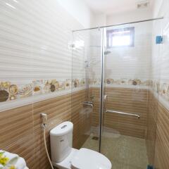 Отель Phu Hung Thinh Villa ванная