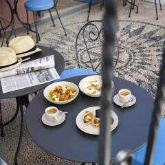 Отель Blue Jasmine Suites гостиничный бар