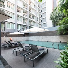 Отель Arize Sukhumvit Бангкок бассейн фото 3