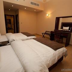 Xclusive Maples Hotel Apartment сейф в номере
