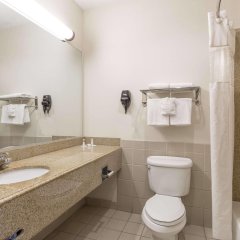 Отель Baymont by Wyndham Galveston США, Галвестон - отзывы, цены и фото номеров - забронировать отель Baymont by Wyndham Galveston онлайн ванная