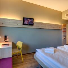 MEININGER Hotel Berlin Airport комната для гостей фото 8