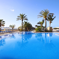 Отель Iberostar Playa Gaviotas - All Inclusive Испания, Джандия-Бич - отзывы, цены и фото номеров - забронировать отель Iberostar Playa Gaviotas - All Inclusive онлайн бассейн