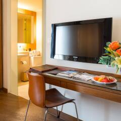 Отель On8 Sukhumvit Nana Bangkok By Compass Hospitality Бангкок удобства в номере фото 2