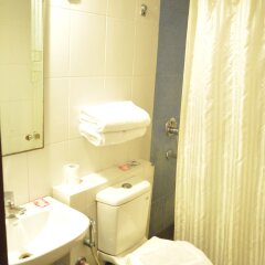Hotel Deviram Palace in Agra, India from 33$, photos, reviews - zenhotels.com bathroom