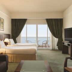 Отель Ramada Beach Аджман комната для гостей фото 5