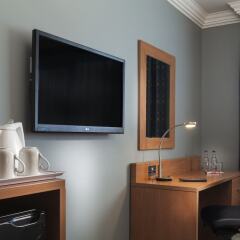 Отель Holiday Inn London-Bloomsbury Великобритания, Лондон - 1 отзыв об отеле, цены и фото номеров - забронировать отель Holiday Inn London-Bloomsbury онлайн удобства в номере фото 2