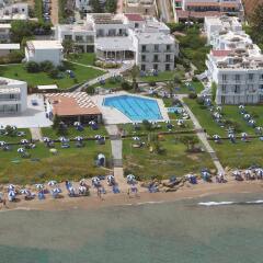 Ariadne Beach Hotel пляж