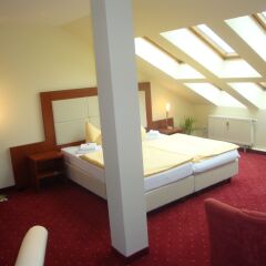 Hotel ViaCity комната для гостей