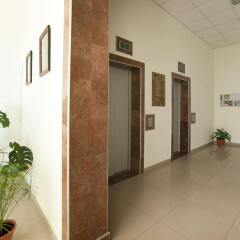 Corona Hotel & Apartments интерьер отеля