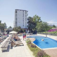 Azuline Hotel Bergantin бассейн фото 2