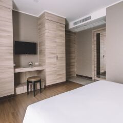Отель Adelphi Suites Bangkok Таиланд, Бангкок - отзывы, цены и фото номеров - забронировать отель Adelphi Suites Bangkok онлайн удобства в номере