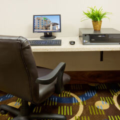 Holiday Inn Express Hotel and Suites Mankato East интерьер отеля