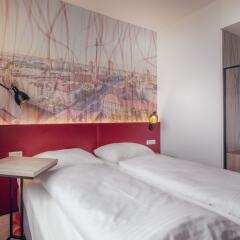 Отель 7 Days Premium BERLIN – Schönefeld комната для гостей фото 2