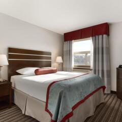 Отель Super 8 Saskatoon West комната для гостей фото 5