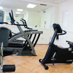 The Courtleigh Hotel and Suites фитнесс-зал фото 4