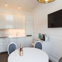 Отель Executive 3 Bedroom Apartament by Your F Польша, Варшава - отзывы, цены и фото номеров - забронировать отель Executive 3 Bedroom Apartament by Your F онлайн в номере