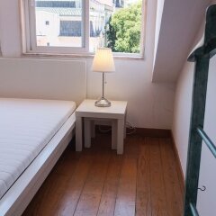 Апартаменты Quiet and Sunny central Lisbon apartment комната для гостей фото 5