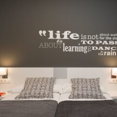 Отель 08028 Apartments Испания, Барселона - отзывы, цены и фото номеров - забронировать отель 08028 Apartments онлайн комната для гостей фото 3