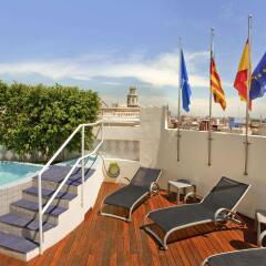 Отель Melia Plaza Valencia бассейн