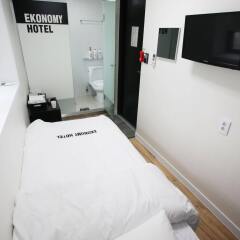 Отель Ekonomy Myeongdong Central Сеул удобства в номере