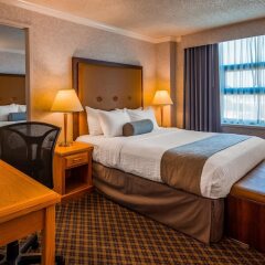 Отель BEST WESTERN PLUS Carlton Plaza Hotel Канада, Виктория - отзывы, цены и фото номеров - забронировать отель BEST WESTERN PLUS Carlton Plaza Hotel онлайн удобства в номере фото 2