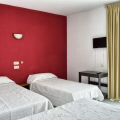 Отель Hostal Bonavista Испания, Бланес - 1 отзыв об отеле, цены и фото номеров - забронировать отель Hostal Bonavista онлайн комната для гостей фото 2